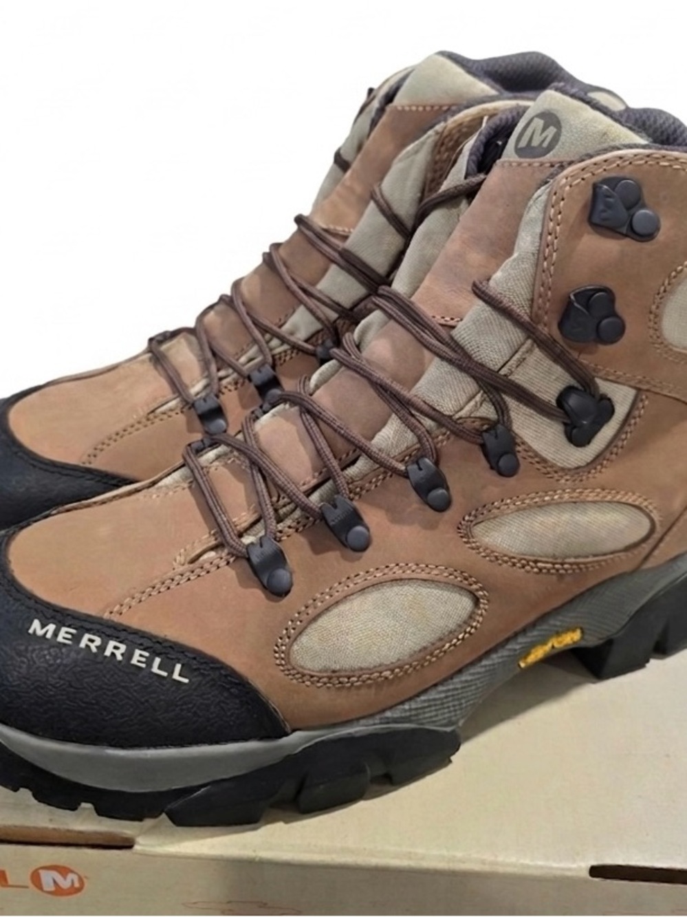 Merrell sawtooth walnut Women's Lace-Up Hiking Boots